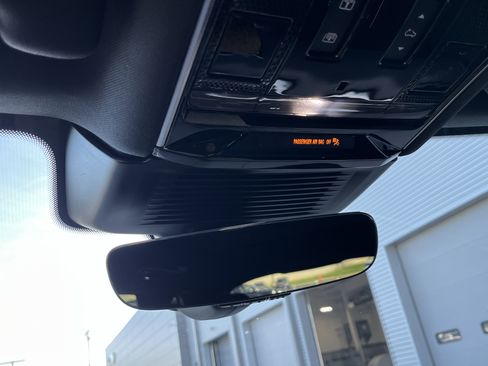 Used 2024 Land Rover Range Rover Sport Dynamic SE image 23