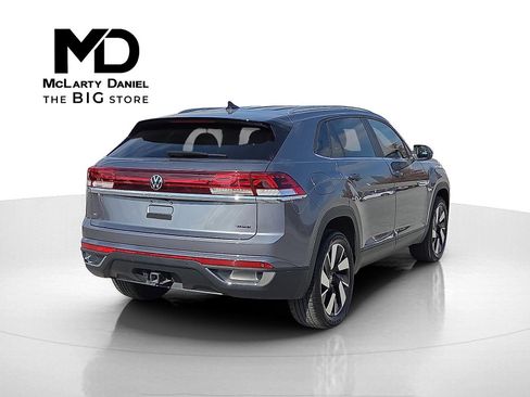 Used 2024 Volkswagen Atlas Cross Sport SE image 5