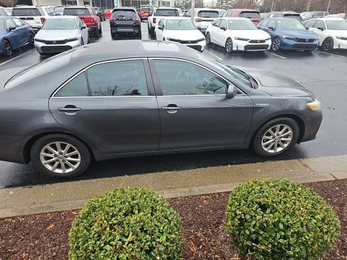 Used 2011 Toyota Camry Base image 3
