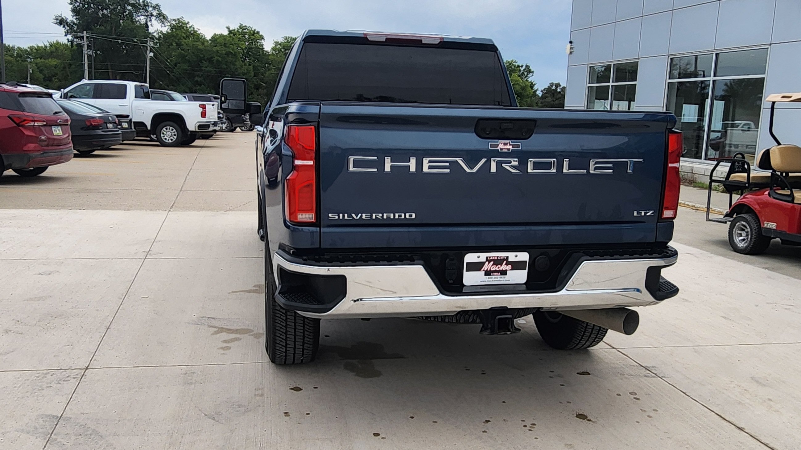 Used 2025 Chevrolet Silverado 3500 LTZ AWD/4WD image 6