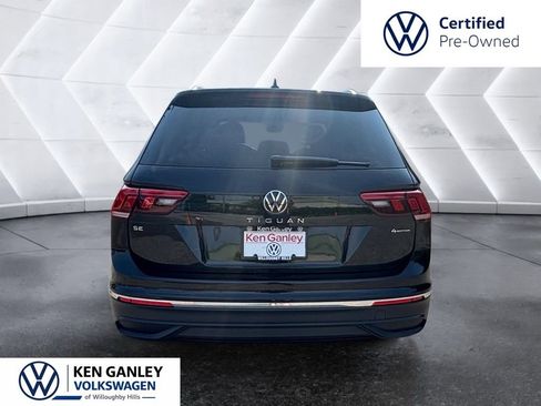 Used 2024 Volkswagen Tiguan SE AWD/4WD image 3