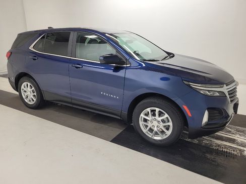 Used 2023 Chevrolet Equinox LT AWD/4WD image 11