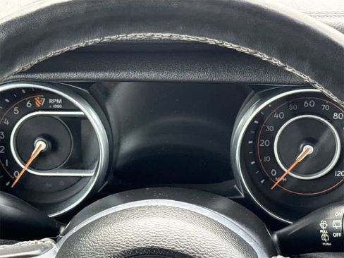 Used 2019 Jeep Wrangler Unlimited Sahara image 20