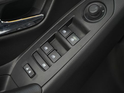 Used 2020 Chevrolet Trax LT w/ LT Convenience Package FWD image 21