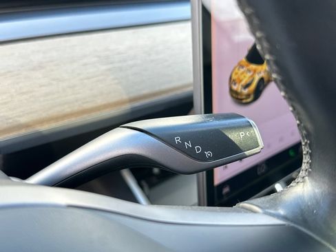 Used 2018 Tesla Model 3 Long Range RWD image 17