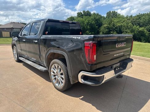 Used 2023 GMC Sierra 1500 SLT AWD/4WD image 3
