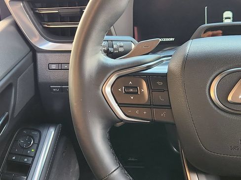 Used 2025 Lexus GX 550 w/ Accessory Package (2T) AWD/4WD image 30