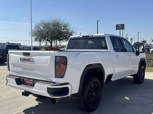 Used 2025 GMC Sierra 2500 AT4 image 12