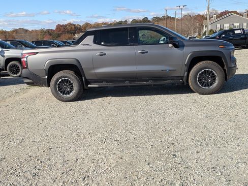New 2026 Chevrolet Silverado EV Trail Boss image 9