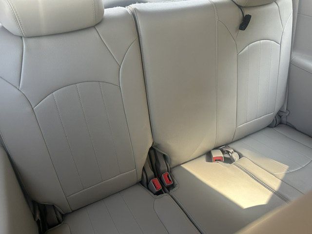 Used 2014 Buick Enclave Leather FWD image 9