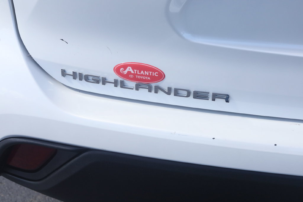 Used 2025 Toyota Highlander XLE AWD/4WD image 30
