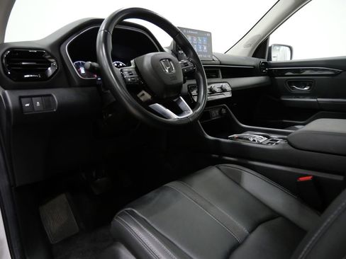 Used 2025 Honda Pilot Touring image 12