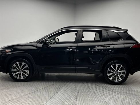 Used 2023 Toyota Corolla Cross XLE w/ Convenience Package AWD/4WD image 2