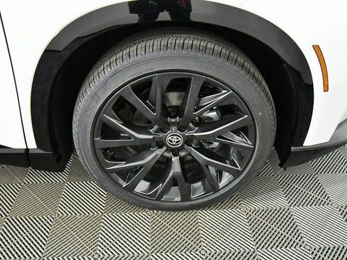 New 2025 Toyota Crown Signia Limited image 17