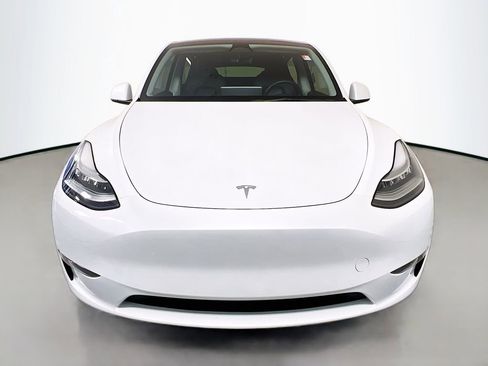 Used 2023 Tesla Model Y Long Range AWD/4WD image 2