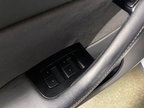 Used 2020 Tesla Model Y Performance AWD/4WD image 18