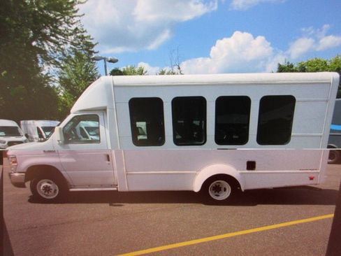 Used 2019 Ford E-350 and Econoline 350 Super Duty w/ Shuttle Bus Prep Package RWD image 2