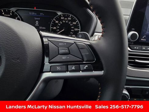 Used 2025 Nissan Altima 2.5 SR image 23