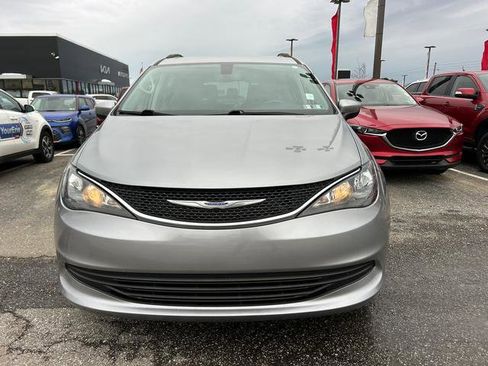 Used 2020 Chrysler Voyager Lxi image 8