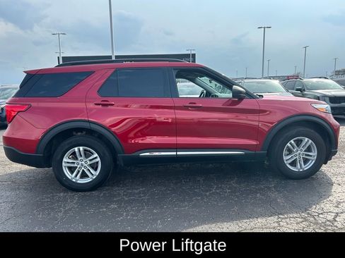 Used 2024 Ford Explorer XLT AWD/4WD image 8