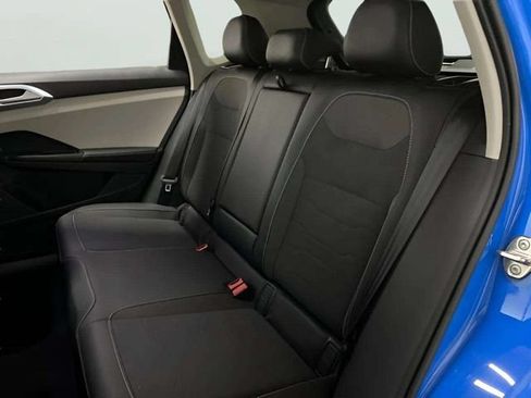 Used 2025 Volkswagen Taos SE w/ Panoramic Sunroof Package AWD/4WD image 69