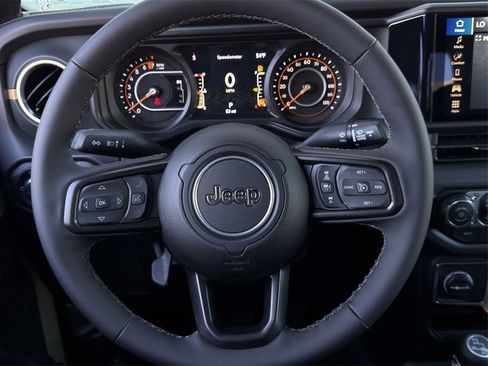 New 2025 Jeep Gladiator Sport image 11