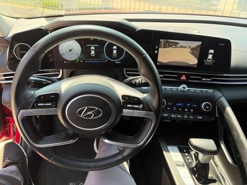 Used 2021 Hyundai Elantra Limited FWD image 12