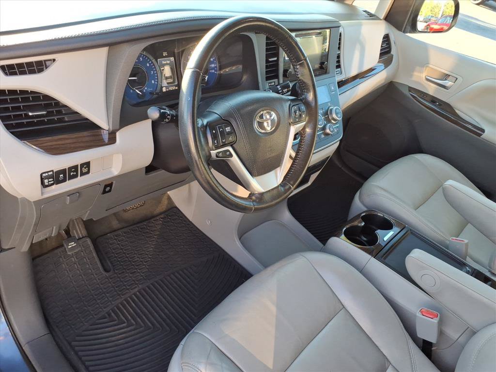 Used 2015 Toyota Sienna XLE w/ XLE Navigation Package FWD image 6