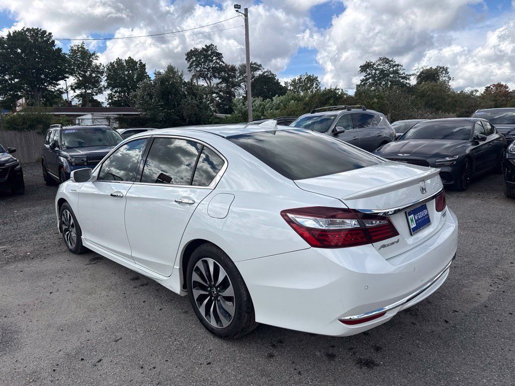 Used 2017 Honda Accord Touring image 8