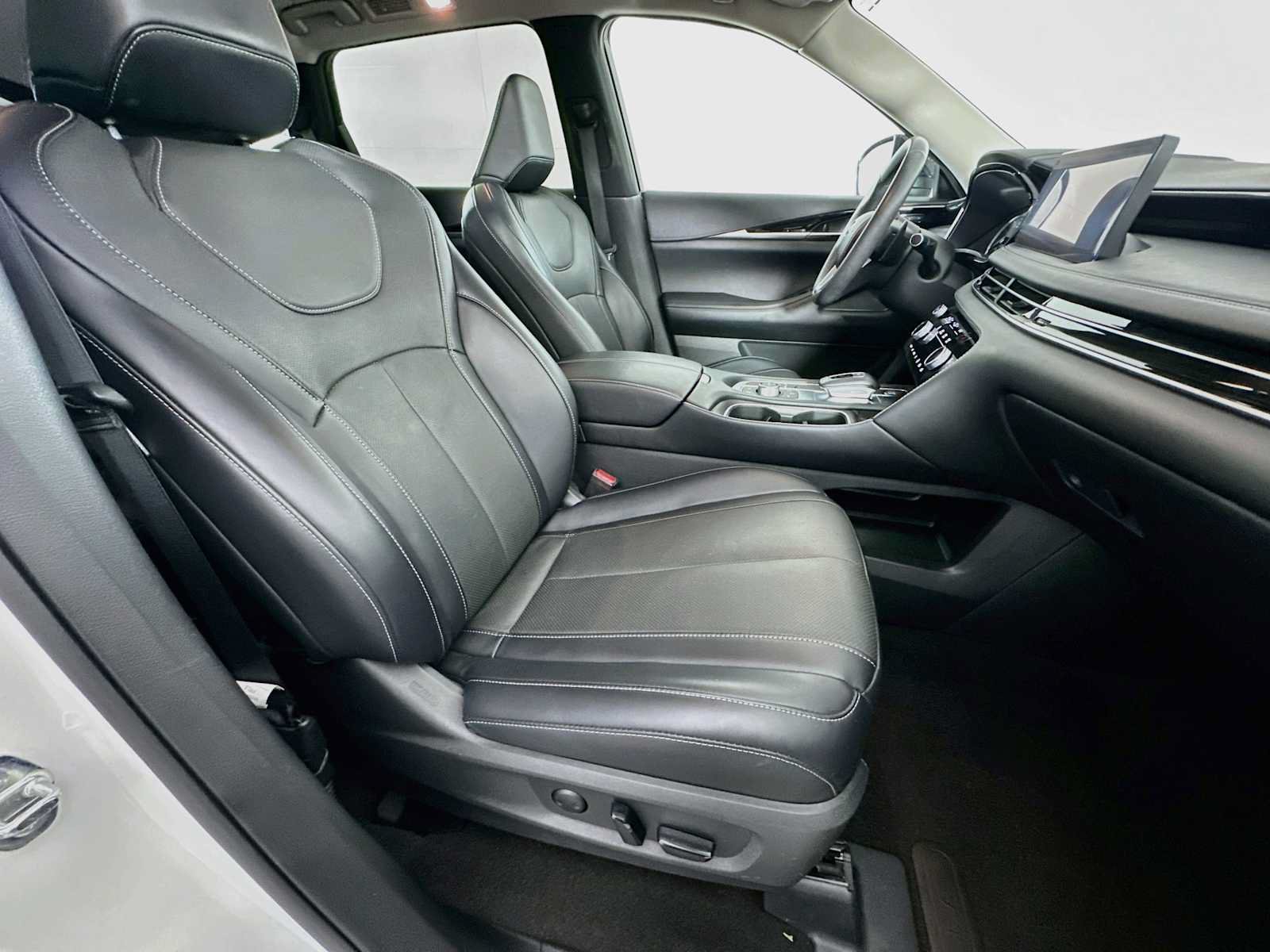 Used 2023 INFINITI QX60 Pure AWD/4WD image 28
