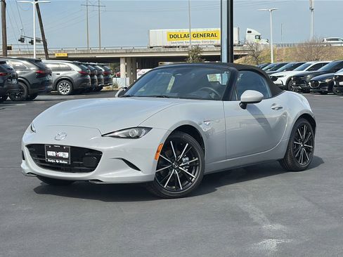 New 2025 MAZDA MX-5 Miata Grand Touring image 2