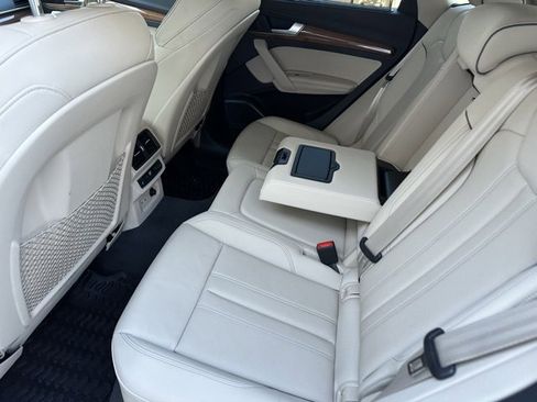 Used 2021 Audi Q5 Prestige w/ Prestige Package image 15