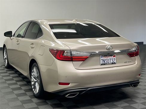 Used 2016 Lexus ES 350 w/ Luxury Package w/Wood Trim image 7