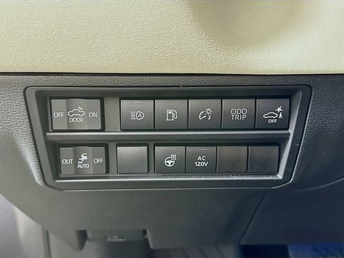 Used 2022 Toyota Tundra Capstone image 11