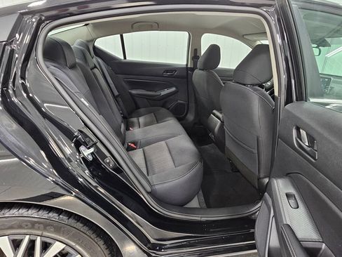 Used 2024 Nissan Altima 2.5 SV FWD image 17
