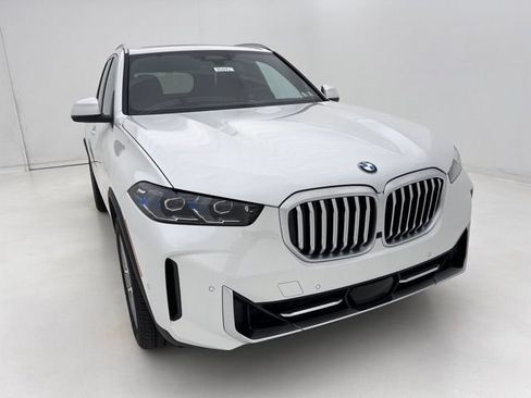 Used 2026 BMW X5 xDrive40i AWD/4WD image 3