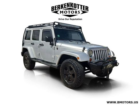 Used 2012 Jeep Wrangler Unlimited Sahara w/ Connectivity Group AWD/4WD image 1