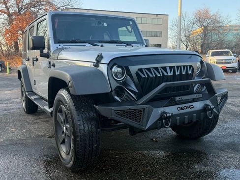 Used 2018 Jeep Wrangler Unlimited Sport S image 13