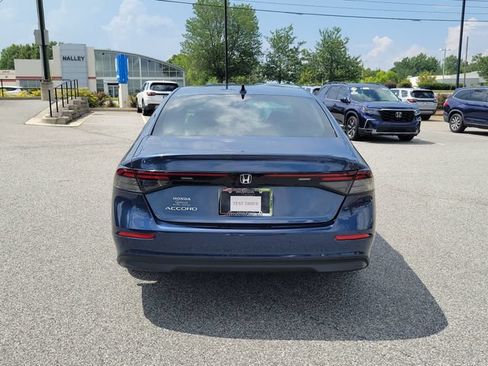 Certified 2025 Honda Accord SE image 5