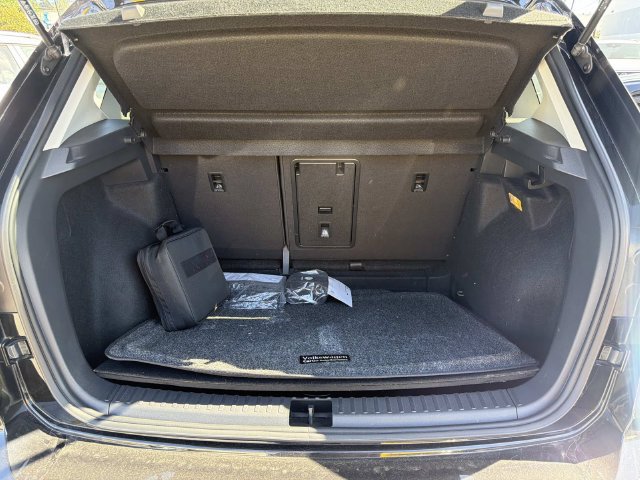 Certified 2023 Volkswagen Taos SE w/ Panoramic Sunroof Package FWD image 5