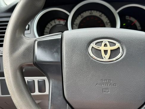 Used 2014 Toyota Tacoma 2WD Regular Cab image 19