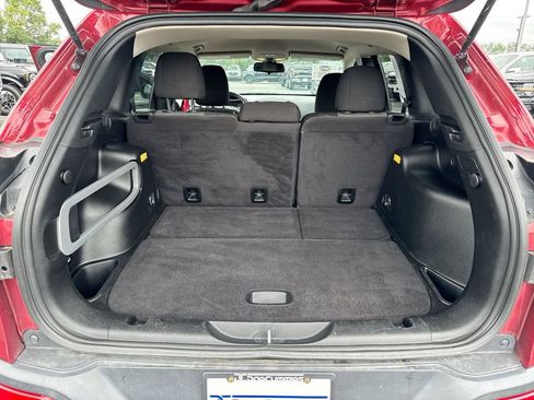 Used 2017 Jeep Cherokee Sport w/ Cold Weather Group AWD/4WD image 22