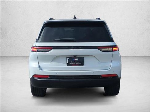 Used 2022 Jeep Grand Cherokee Altitude image 4