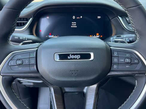 New 2025 Jeep Grand Cherokee Limited image 24