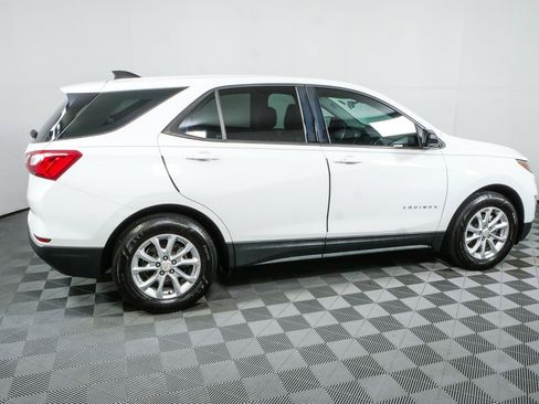 Used 2018 Chevrolet Equinox LS FWD image 2