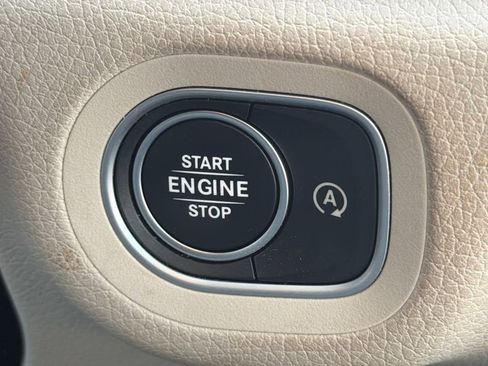 Used 2024 Mercedes-Benz GLE 350 4MATIC image 25