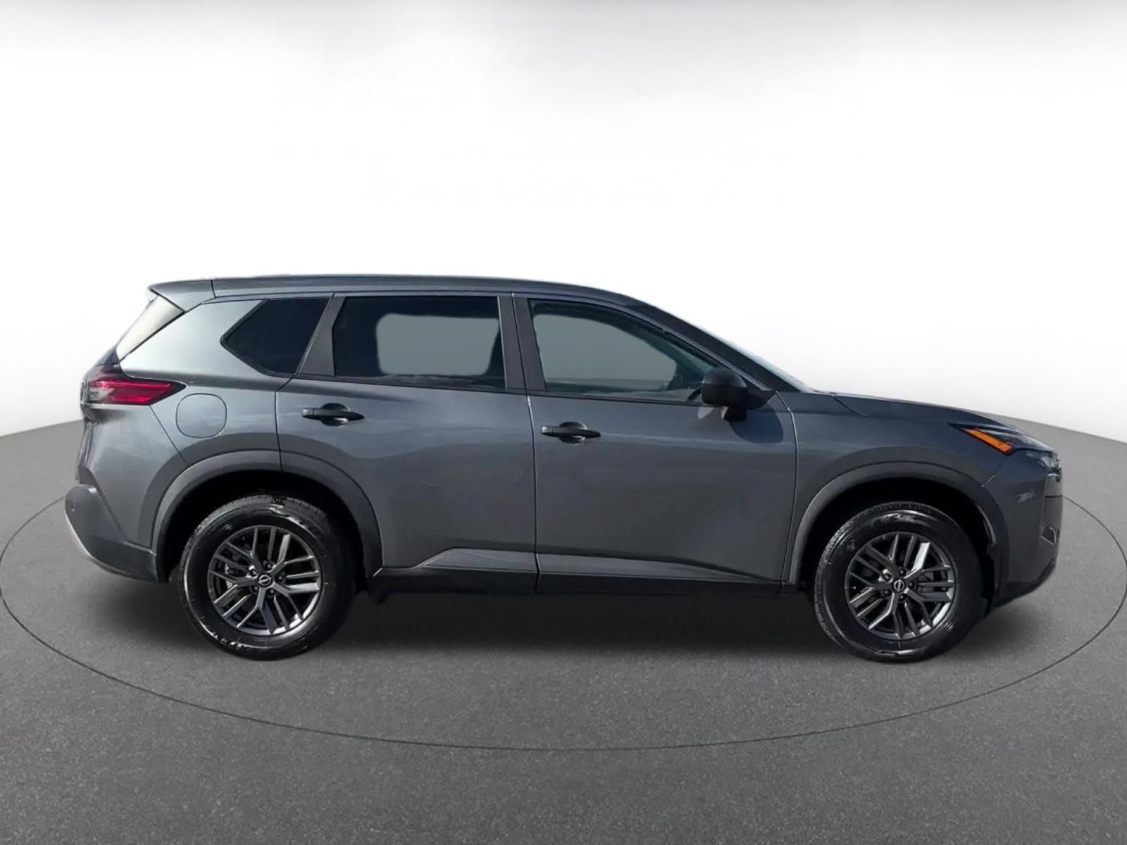 Used 2023 Nissan Rogue S AWD/4WD image 15