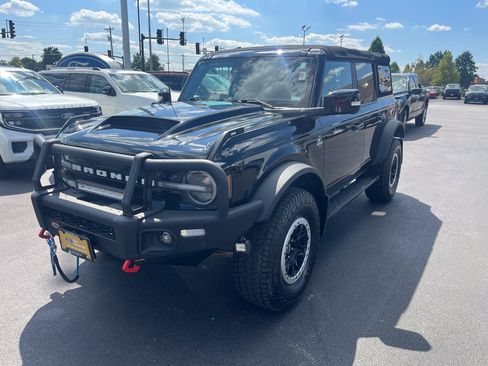 Used 2022 Ford Bronco Outer Banks w/ Sasquatch Package AWD/4WD image 3
