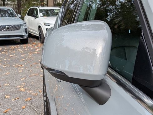 Certified 2025 Volvo XC40 B5 Plus image 10