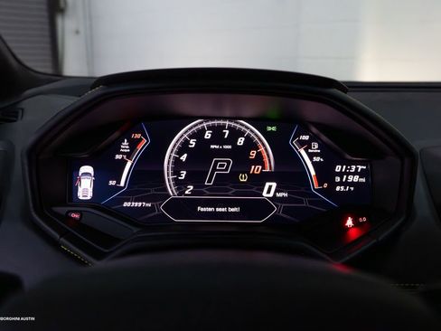 Used 2022 Lamborghini Huracan EVO RWD image 22